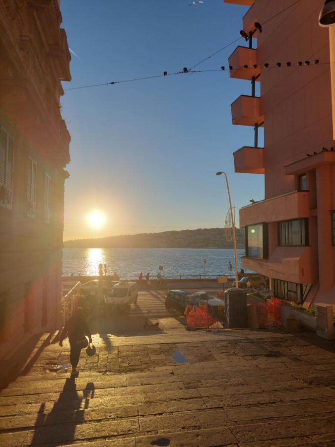 The Heart Of Naples - Neapolitana Apartment Luaran gambar
