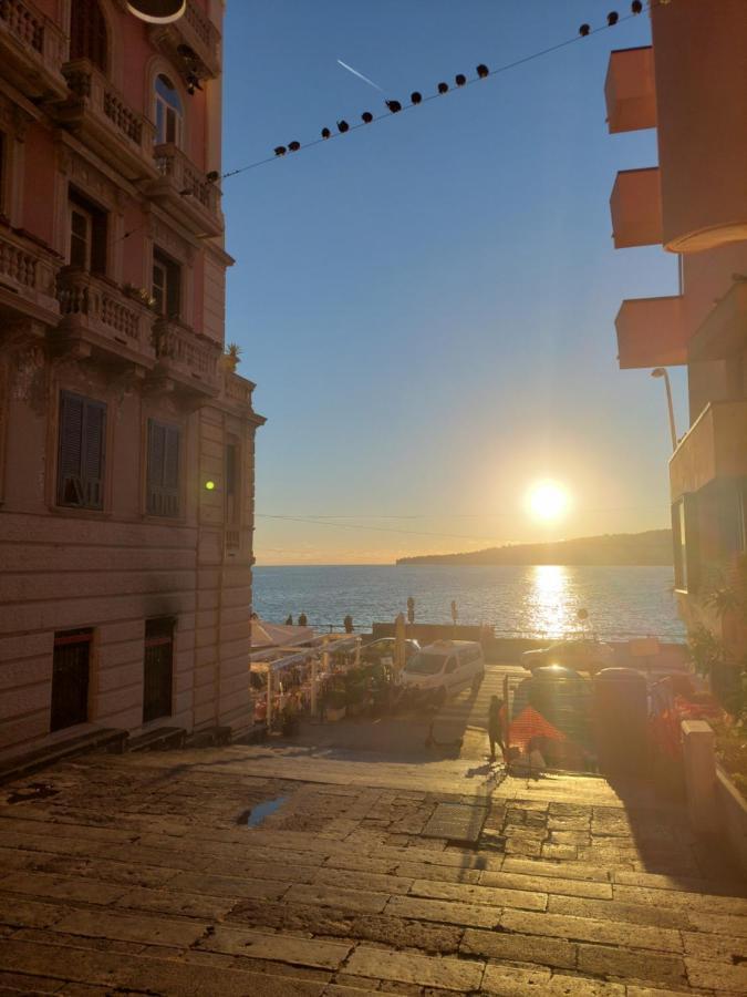 The Heart Of Naples - Neapolitana Apartment Luaran gambar